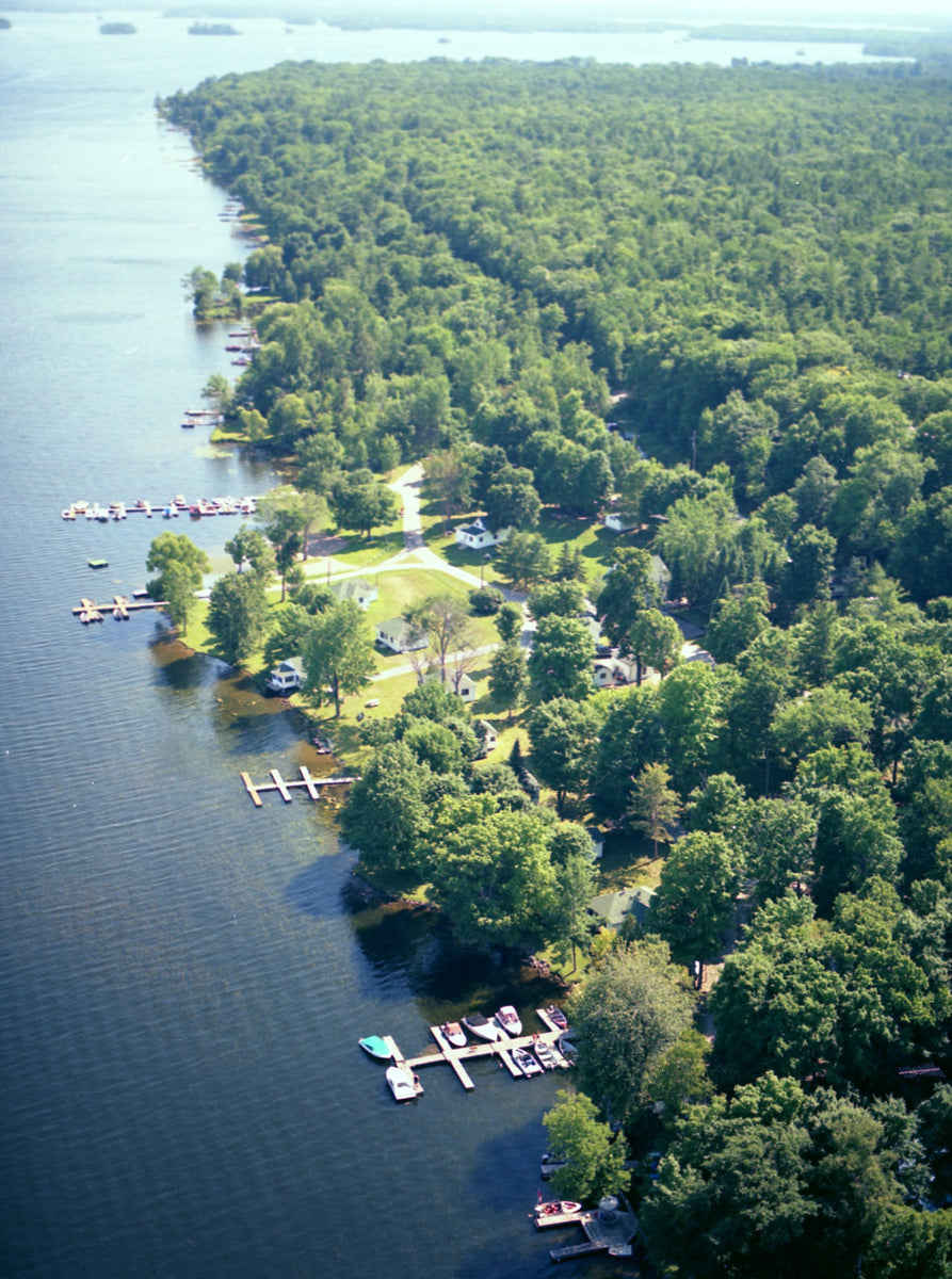 18' Pontoon Rental – Buckhorn Narrows