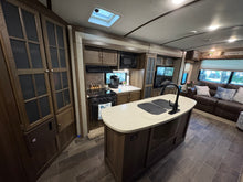 Load image into Gallery viewer, Trailer 105 - $42,000