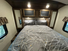 Load image into Gallery viewer, Trailer 105 - $42,000