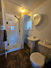 Load image into Gallery viewer, Three Bedroom Cottage 10