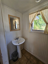 Load image into Gallery viewer, Three Bedroom Cottage 8